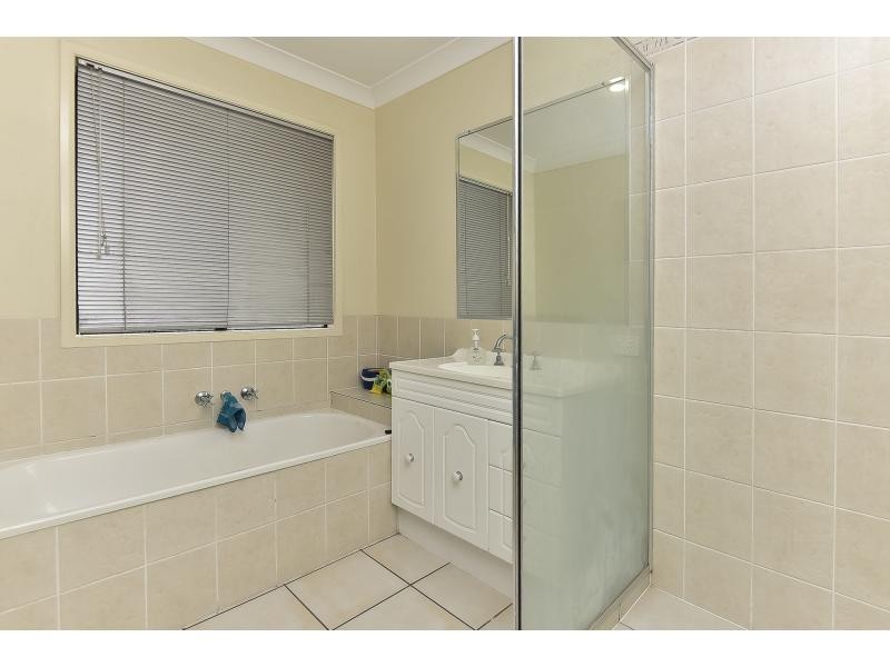 24 Naracoorte Place, Parkinson QLD 4115