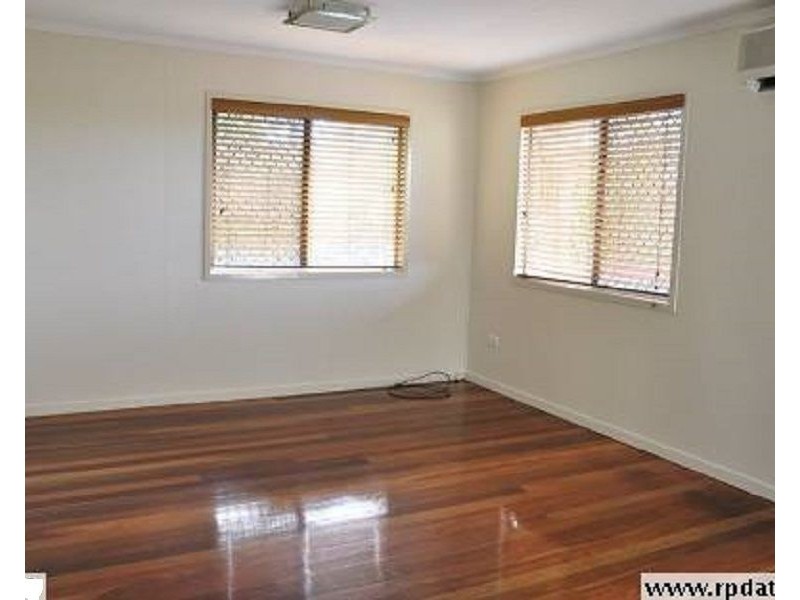 52 George Street, Kingston QLD 4114