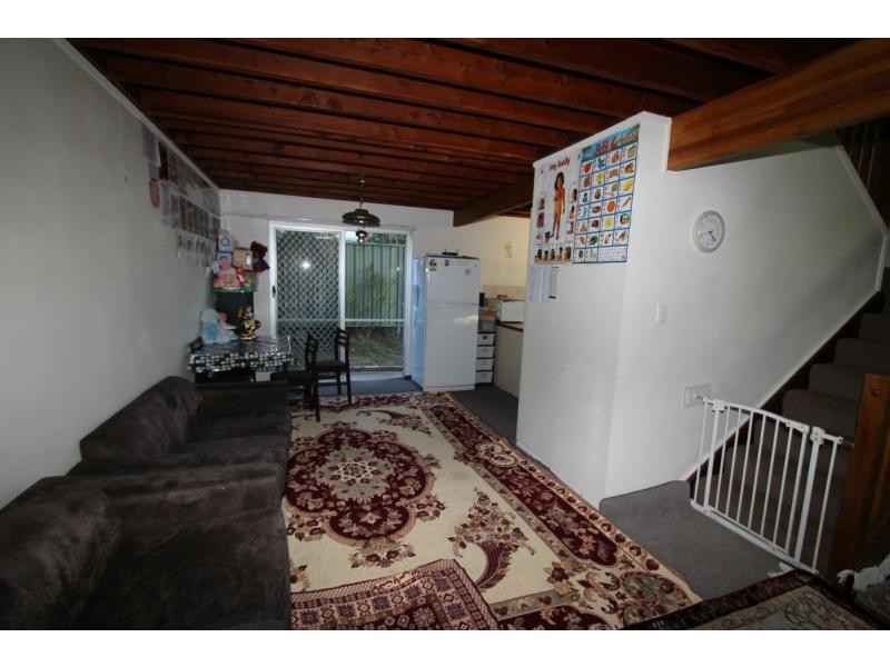 8/82 Ewing Road, Woodridge QLD 4114