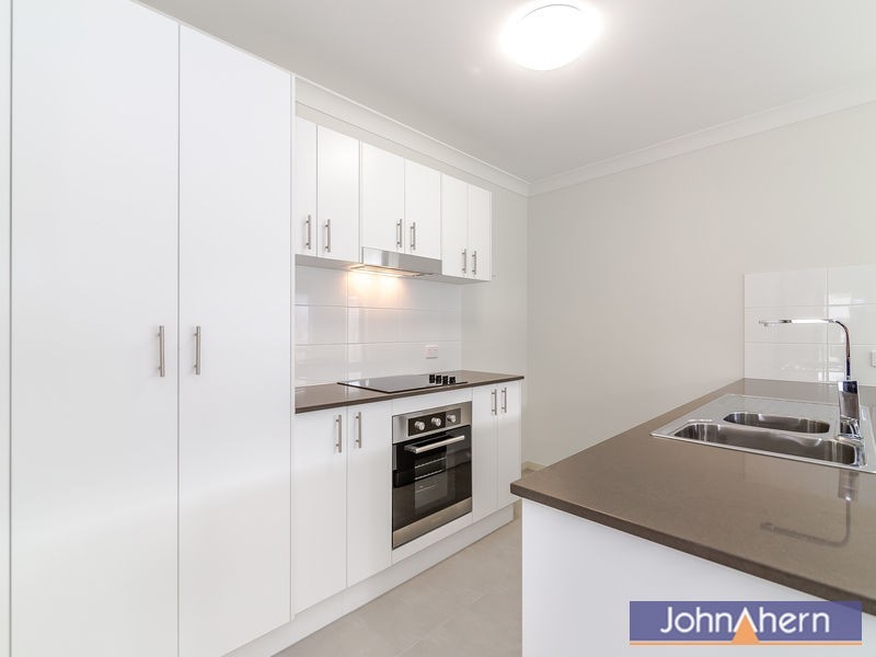 1/3 Lorikeet Way, Crestmead QLD 4132