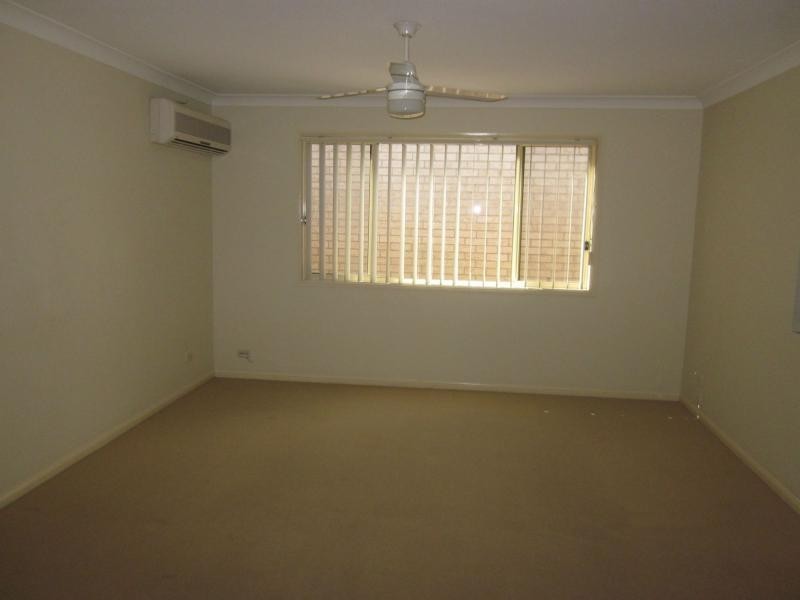 16 Apsley Crescent, Parkinson QLD 4115