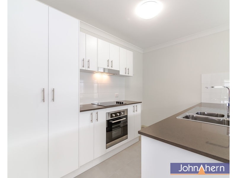 1/3 Lorikeet Way, Crestmead QLD 4132