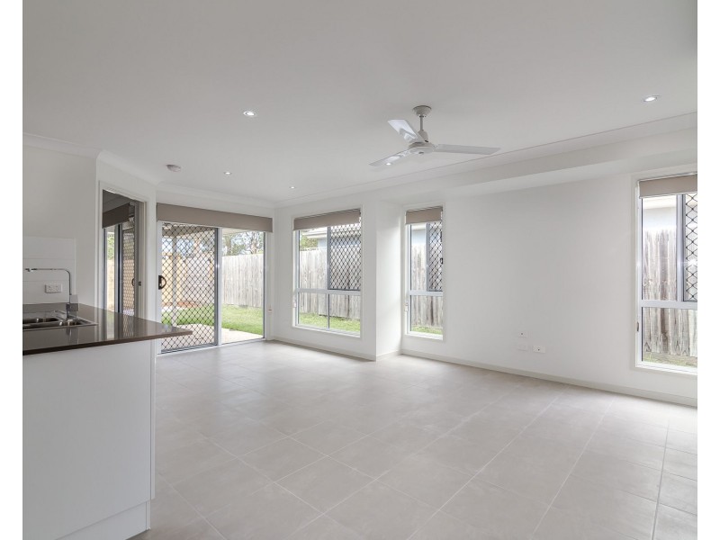 1/3 Lorikeet Way, Crestmead QLD 4132