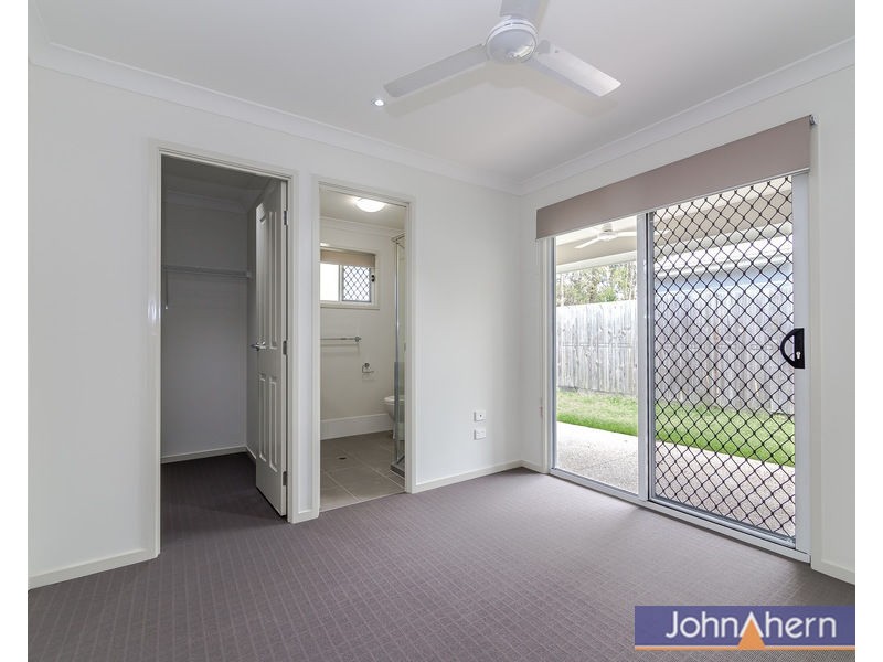 1/3 Lorikeet Way, Crestmead QLD 4132
