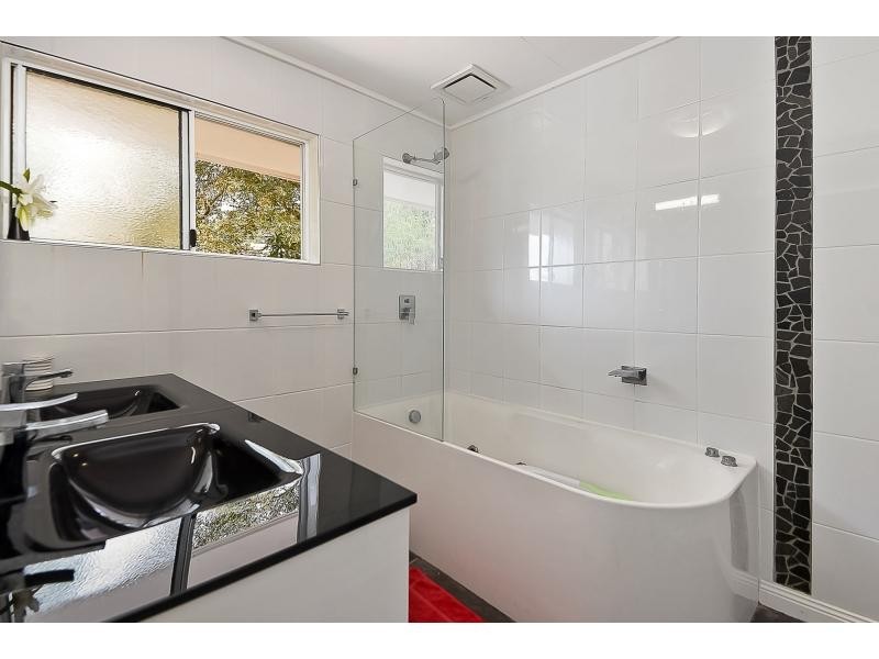 11 Bellis Street, Daisy Hill QLD 4127