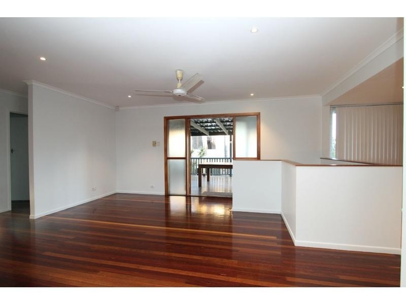 9 Burke Street, Woodridge QLD 4114