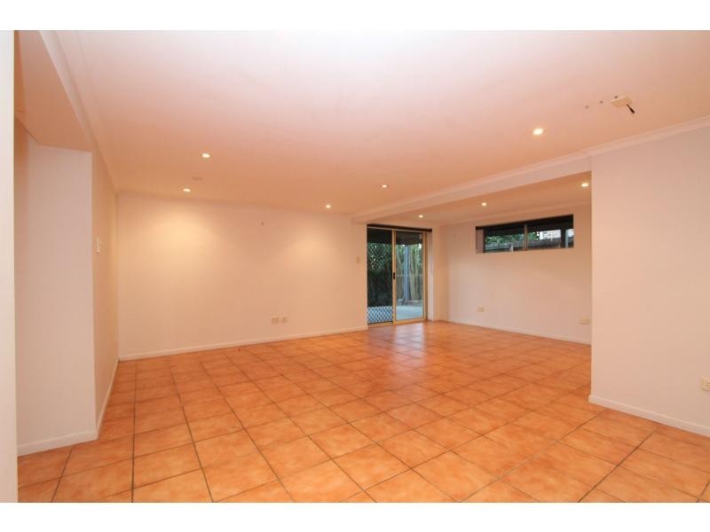 9 Burke Street, Woodridge QLD 4114