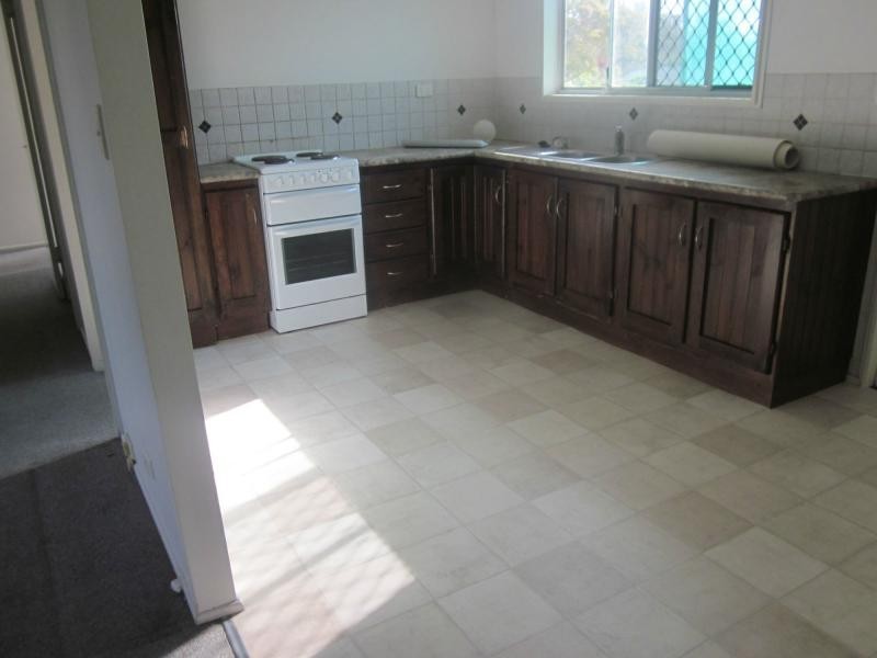 10 Carcoola Street, Kingston QLD 4114