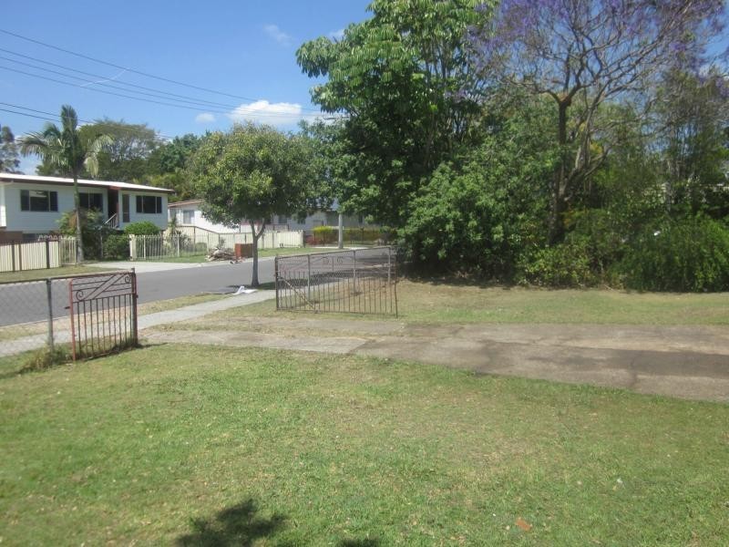 10 Carcoola Street, Kingston QLD 4114