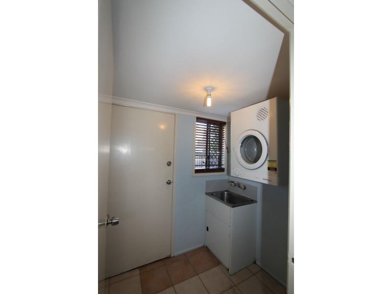 2/9 Cognac Crt, Kingston QLD 4114