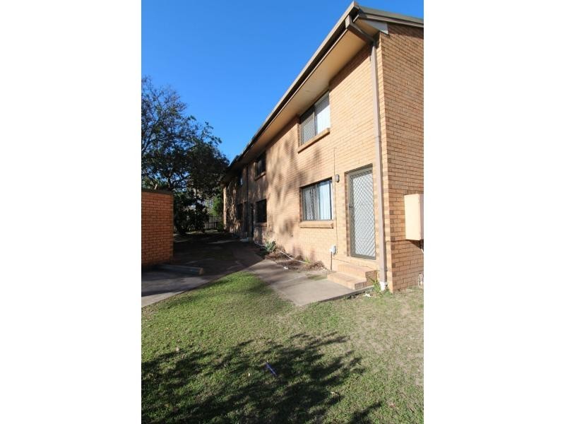 2/9 Cognac Crt, Kingston QLD 4114