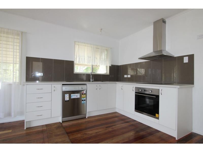 34 Maple Street, Kingston QLD 4114