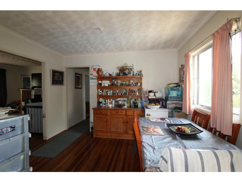 8 Poinciana Street, Kingston QLD 4114