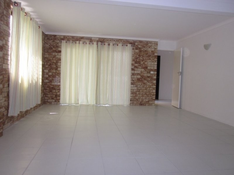 135 Barbaralla Drive, Springwood QLD 4127