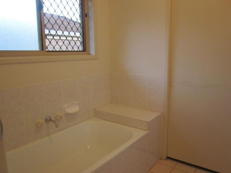 110 Pohon Drive, Tanah Merah QLD 4128