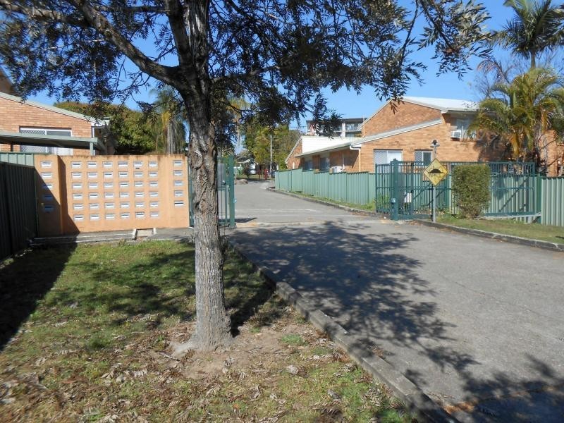 27/18 Defiance Road, Logan Central QLD 4114