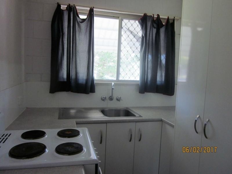 1/15 North Road, Woodridge QLD 4114