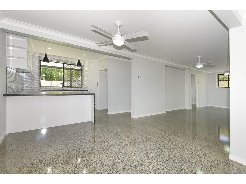 6 Carcoola Street, Kingston QLD 4114