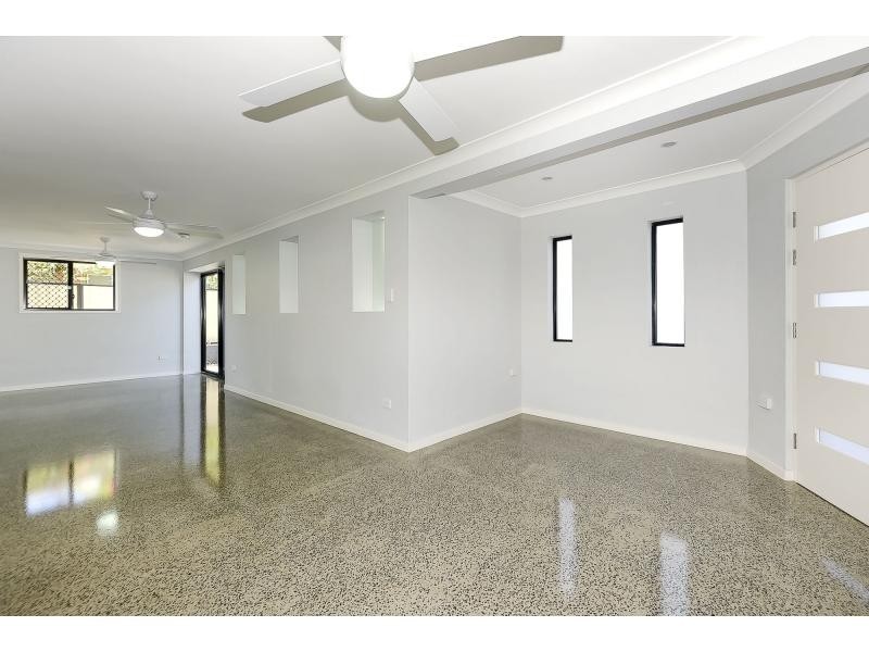 6 Carcoola Street, Kingston QLD 4114