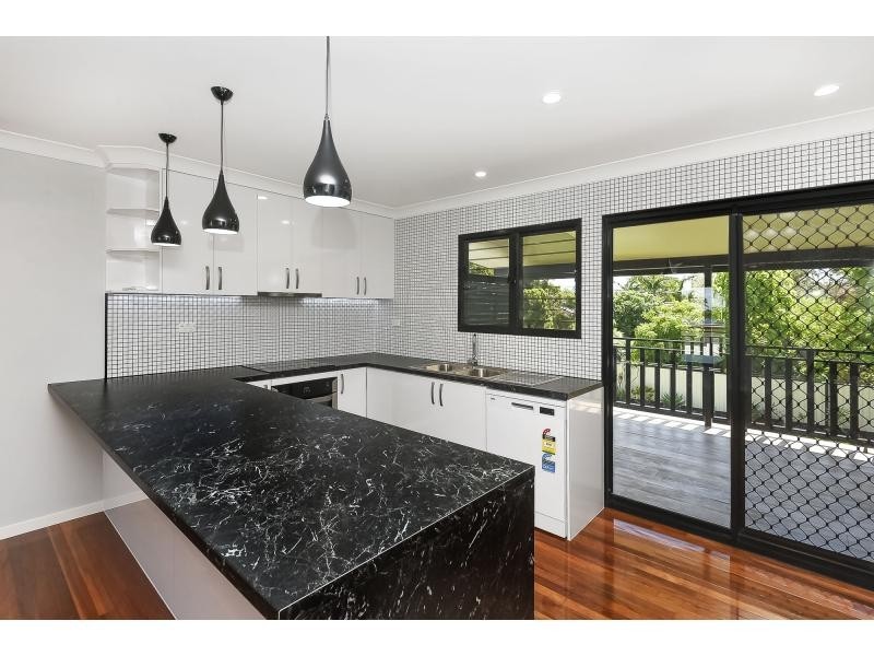 6 Carcoola Street, Kingston QLD 4114