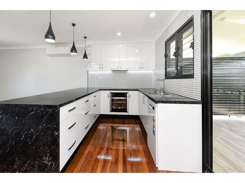 6 Carcoola Street, Kingston QLD 4114