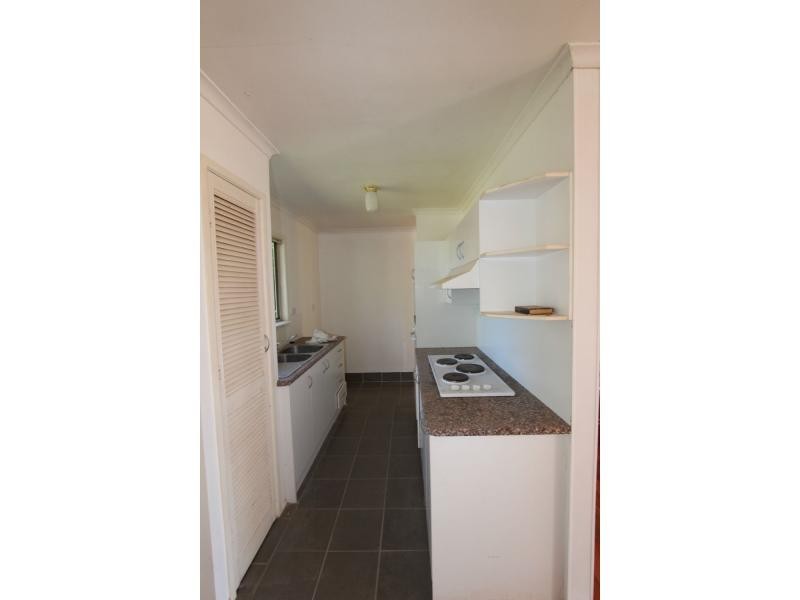 8 Edith Street, Kingston QLD 4114