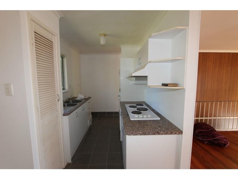 8 Edith Street, Kingston QLD 4114