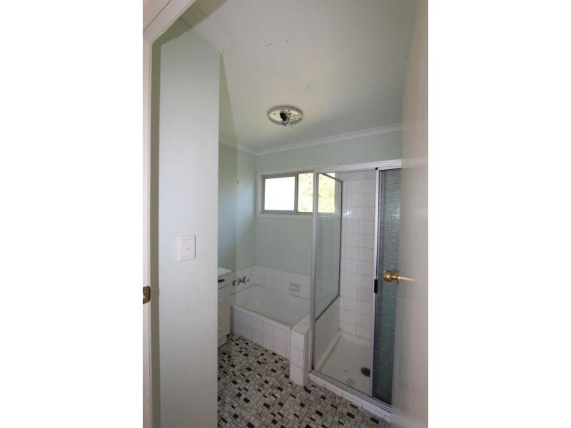 8 Edith Street, Kingston QLD 4114