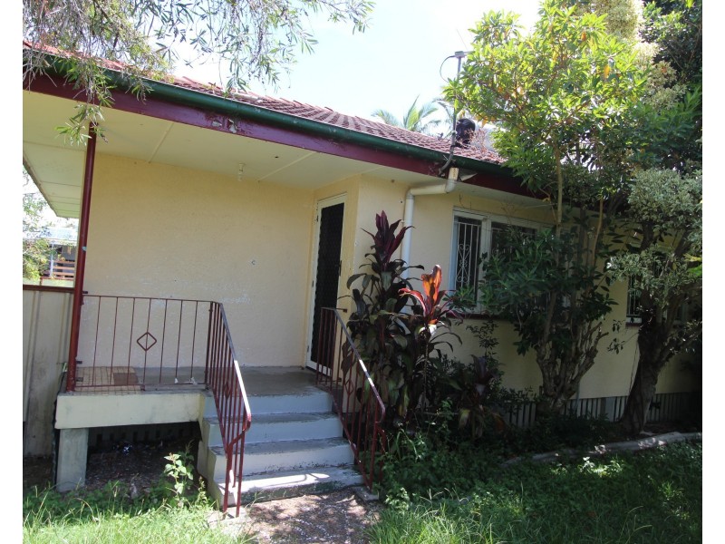 8 Macbeth Street, Kingston QLD 4114