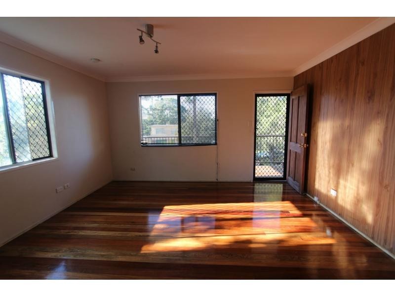 22 Ewinga Street, Kingston QLD 4114