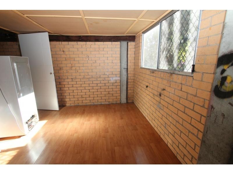 22 Ewinga Street, Kingston QLD 4114