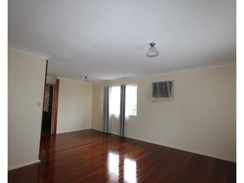 13 Strathdarr Street, Woodridge QLD 4114