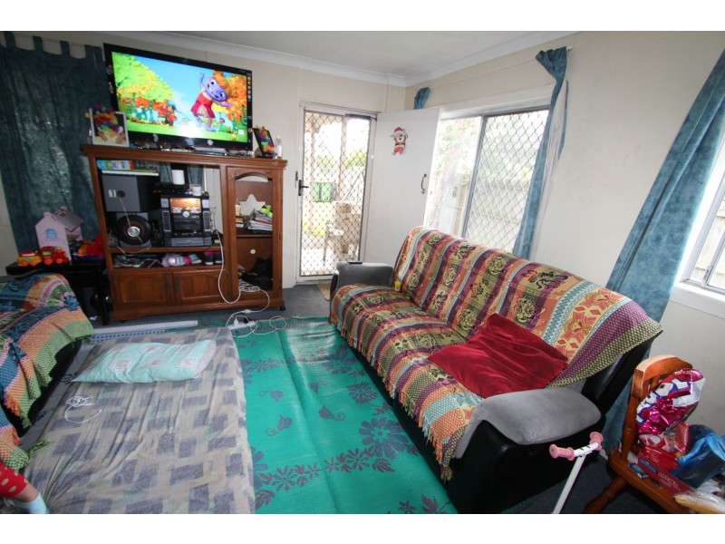 84 Railway Parade, Woodridge QLD 4114