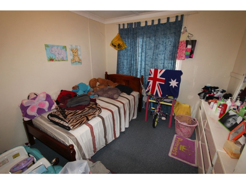 84 Railway Parade, Woodridge QLD 4114