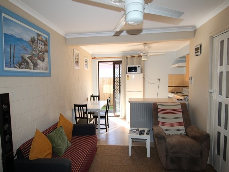 2/41 Defiance Road, Woodridge QLD 4114