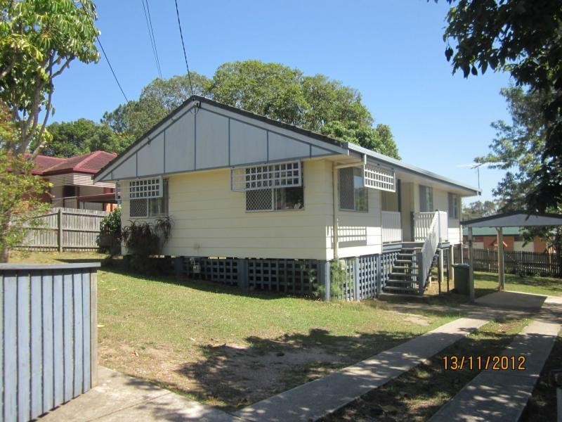 11 Esplen Street, Kingston QLD 4114