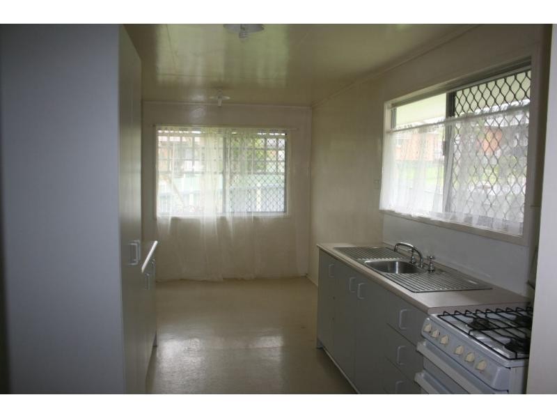 11 Esplen Street, Kingston QLD 4114