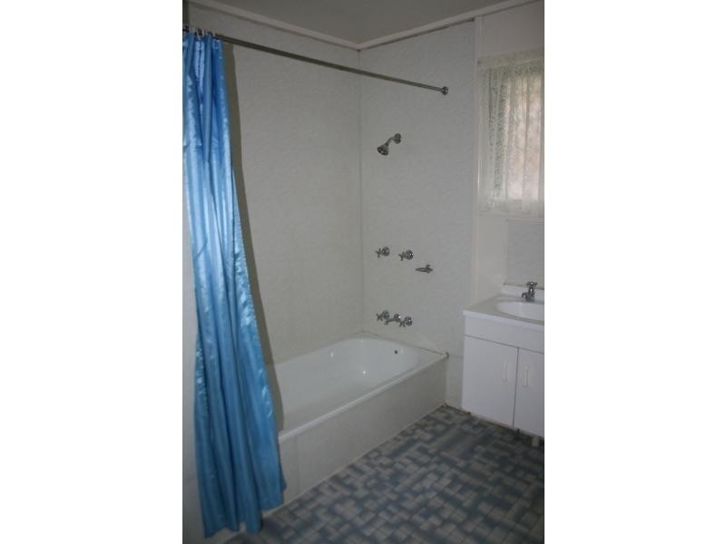 11 Esplen Street, Kingston QLD 4114