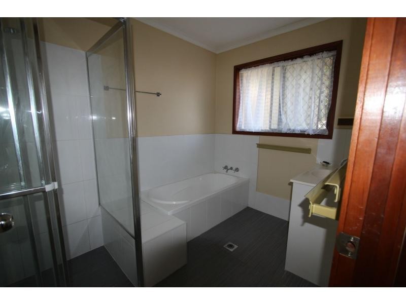 18 Ermington Street, Daisy Hill QLD 4127