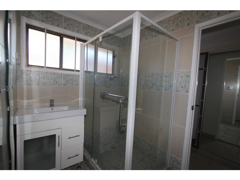 92 Albert Street, Woodridge QLD 4114