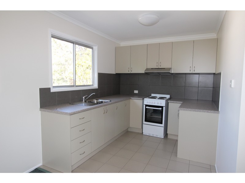 2 Franke Ct, Kingston QLD 4114