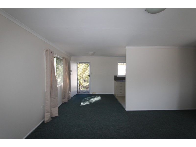 2 Franke Ct, Kingston QLD 4114