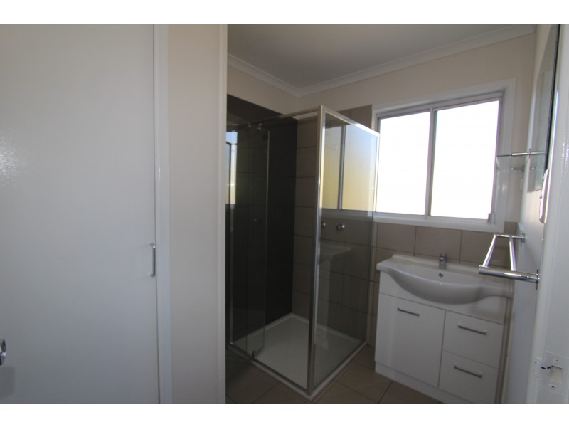 2 Franke Ct, Kingston QLD 4114