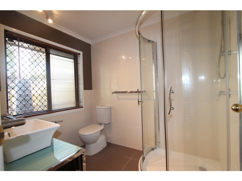 2/394 Chatswood Rd, Shailer Park QLD 4128