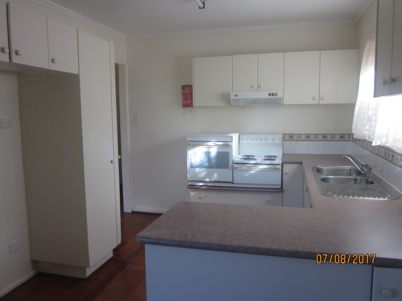 10 Arthur Street, Woodridge QLD 4114