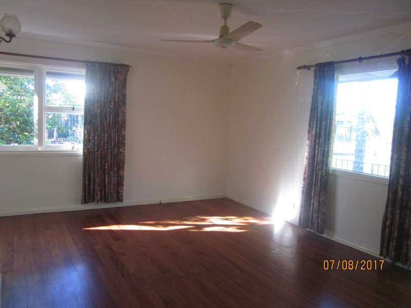 10 Arthur Street, Woodridge QLD 4114