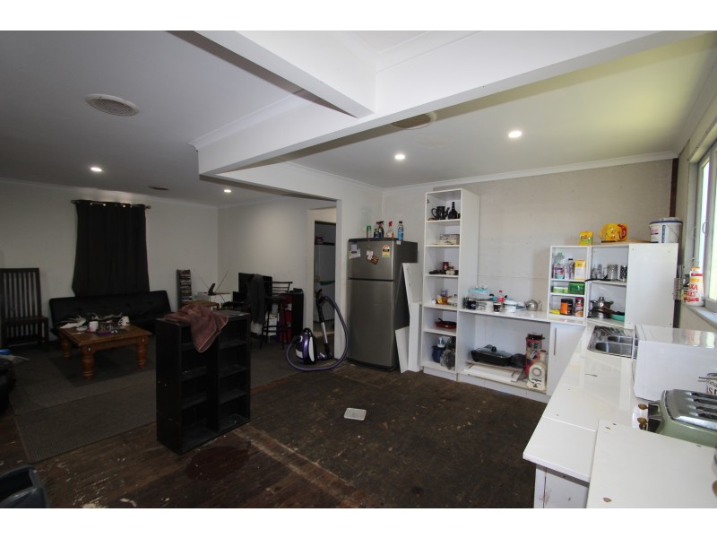 18 Acacia Rd, Woodridge QLD 4114