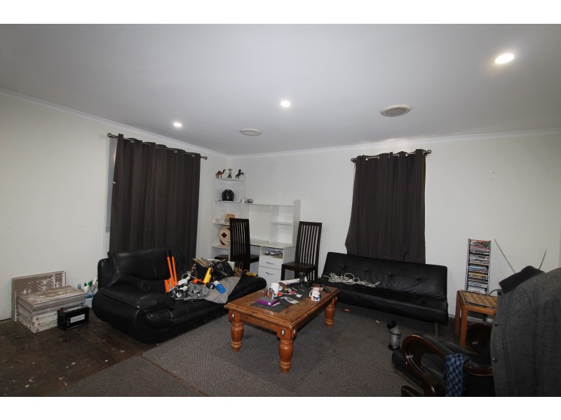 18 Acacia Rd, Woodridge QLD 4114