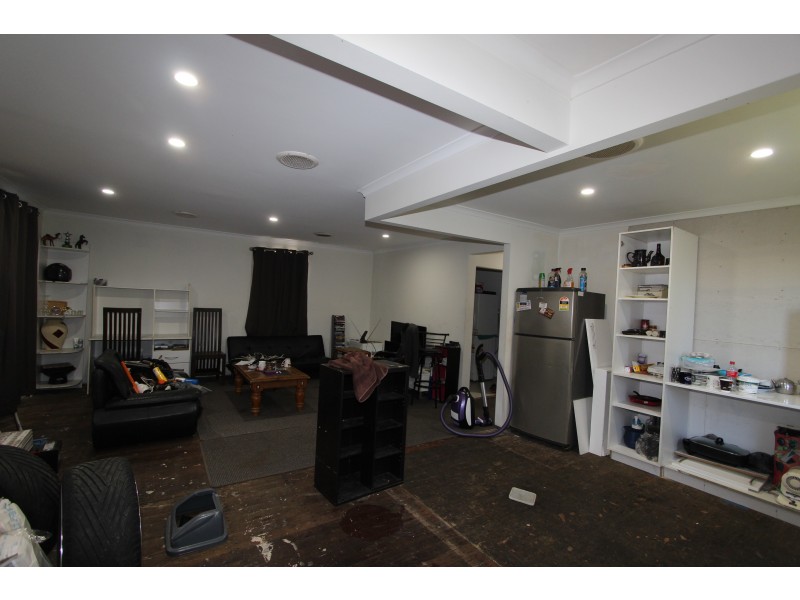 18 Acacia Rd, Woodridge QLD 4114