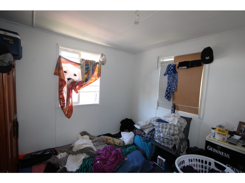 18 Acacia Rd, Woodridge QLD 4114